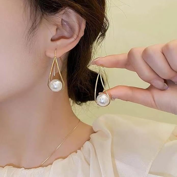 1Pair Twisted Pearl Earrings, Gold Tone, Fashion Jewelry for Women, Elegant Drop Earring for Casual Wear, Stylish Accessories for Everyday Use (Golden)