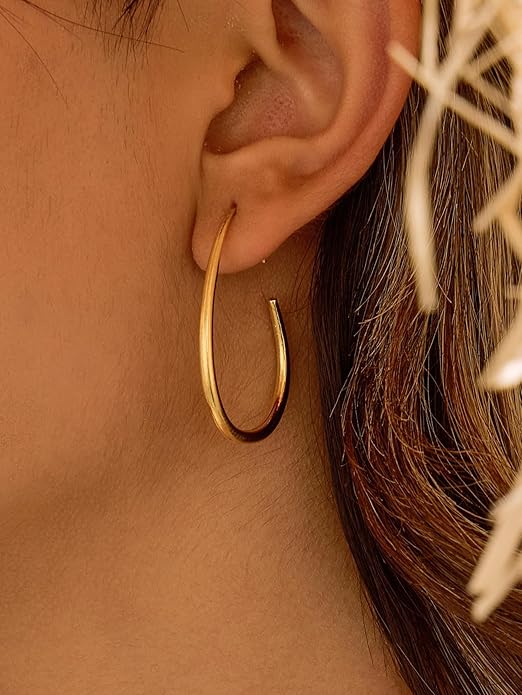 1Pair Gold Tone Hoop Earrings, Open Oval Design, Fashion Jewelry for Women, Trendy Accessories for Casual Wear, Stylish Earring for Everyday Use (Golden)